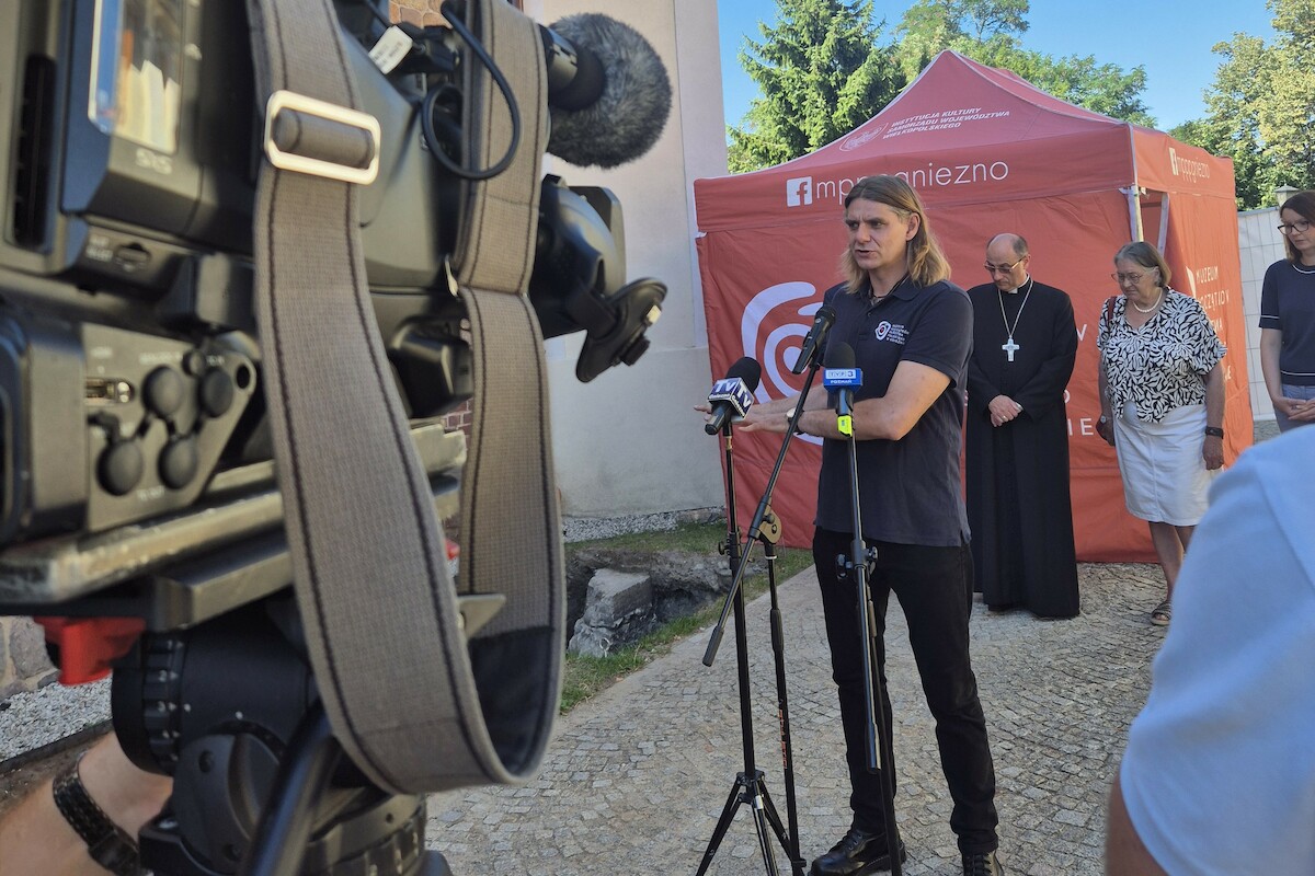 Konferencja prasowa! Konferencja prasowa!