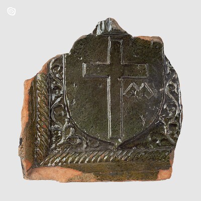 Fragment kafla z herbem Dębno, Gniezno, XV w.